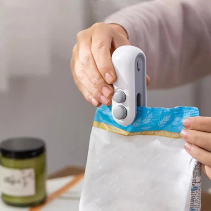 Small 2-in-1 Rechargeable Magnetic Snack Sealer